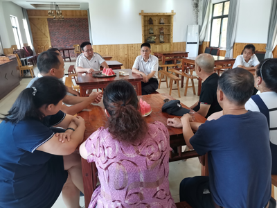 张芾主席慰问抗疫一线后勤保障员工