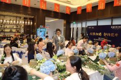 汉阳医院团委组织假日花艺培训沙龙