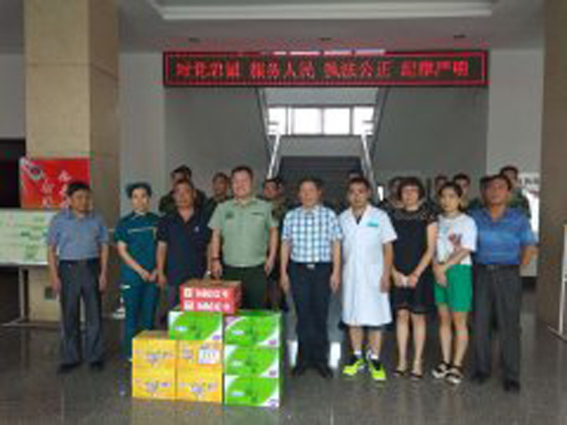 “八一”慰问消防官兵  尽显军民鱼水情