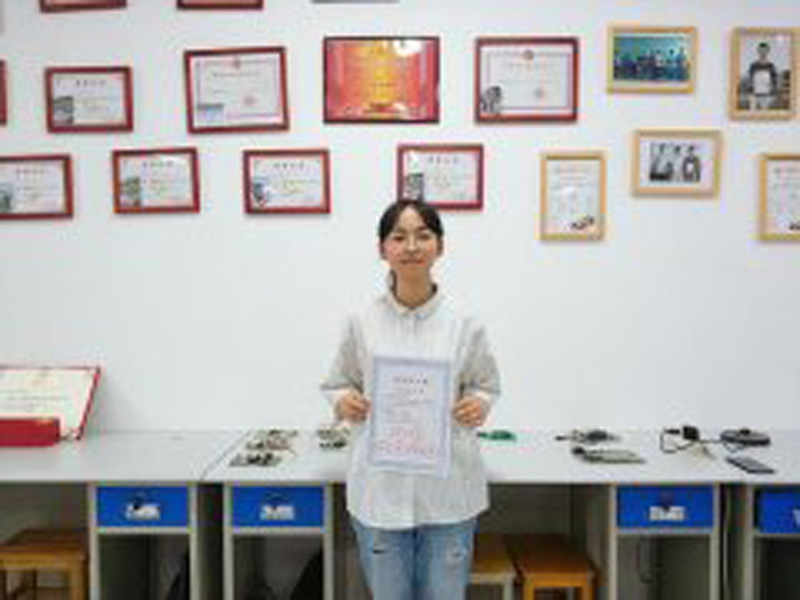 “实验室之花”结硕果———江汉大学文理学院女生获全国软件大赛