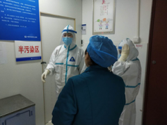 党旗下的抗疫先锋 ——中铁阜阳中心医院党员在抗疫中为党旗增辉